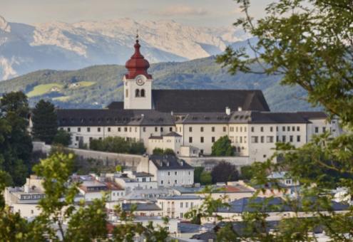 Mondsee Cathedral: The Setting for a Cinematic Wedding