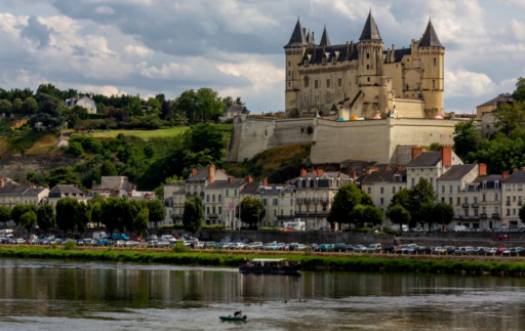 The Magic of Chinon’s Royal Fortress in Art