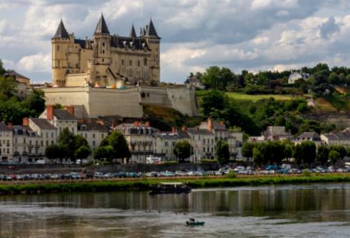 Artisanal Bread and Pastries: A Bite of Loire Valley's Baking Heritage