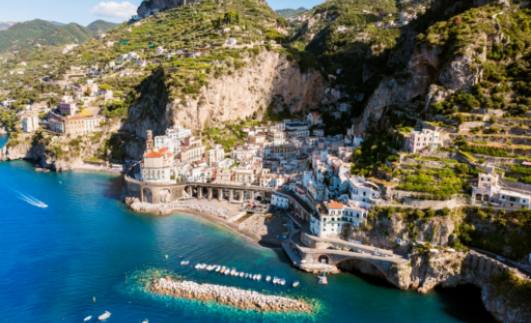 Seafood Splendor: A Dive into Amalfi Coast's Oceanic Offerings