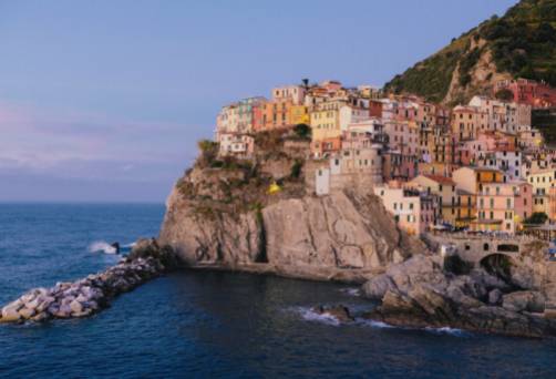 Manarola: Diving into the Deep Blue