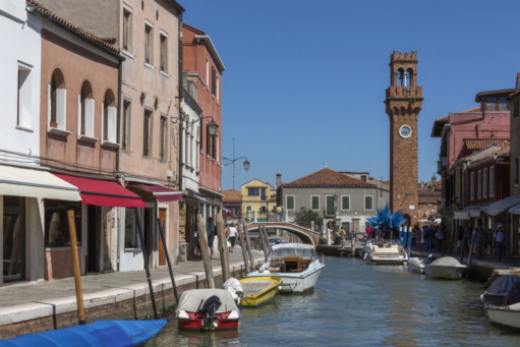 The Vibrant Palette of Burano: A Photographic Journey