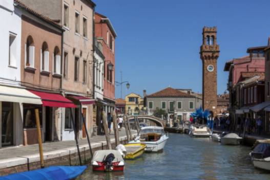 Discovering the Vibrant Palette: A Guide to Burano's Colored Houses