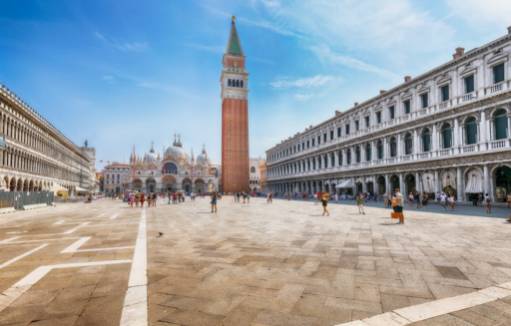 Public Transport and Walking Tours: Navigating Venice Sustainably